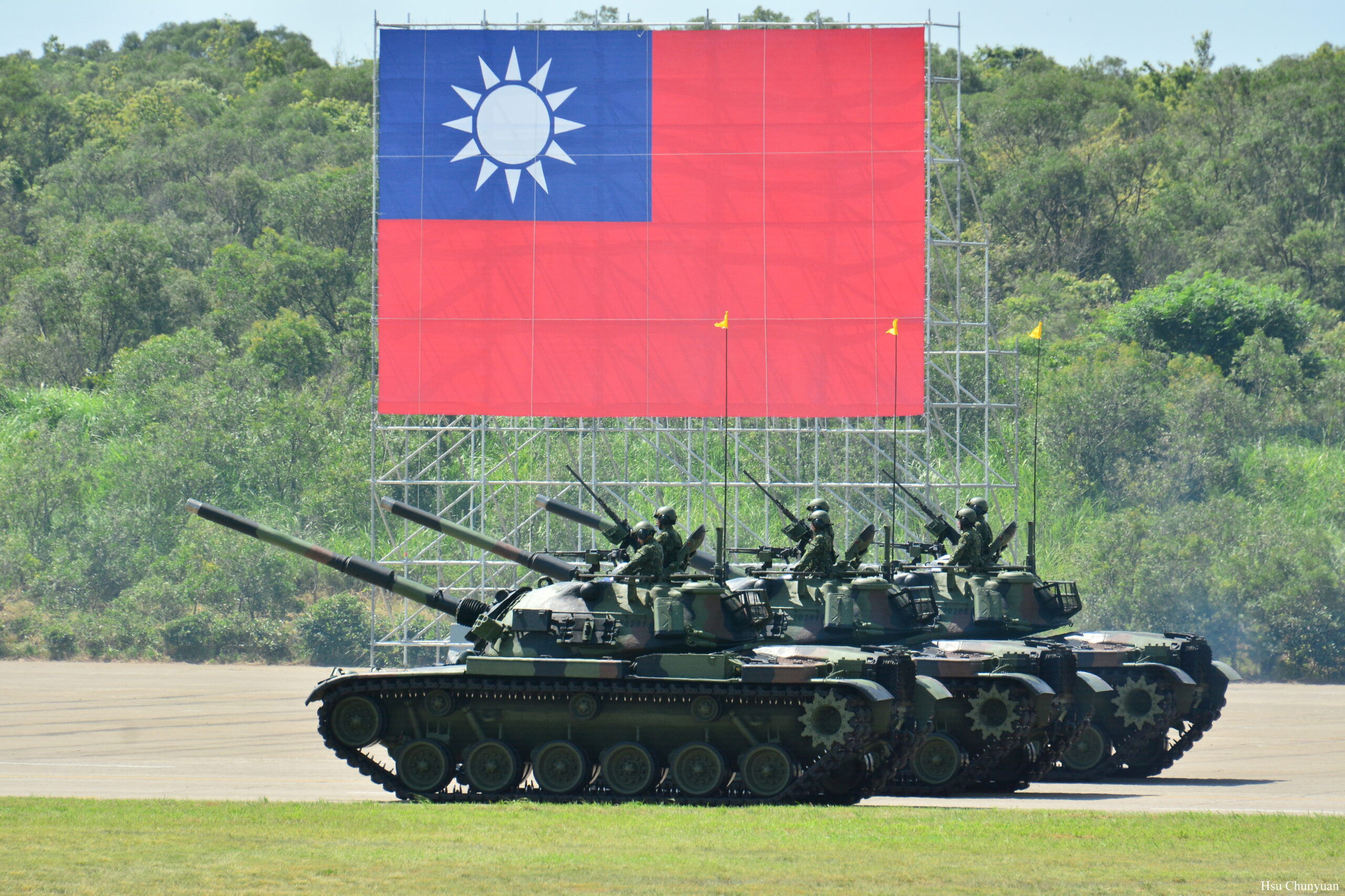 Tanques taiwaneses CM11 Tigre Valiente durante un evento conmemorativo del 70º aniversario de la victoria de la Guerra Antijaponesa (crédito 志翔科技有限公司 vía Flickr)_CN