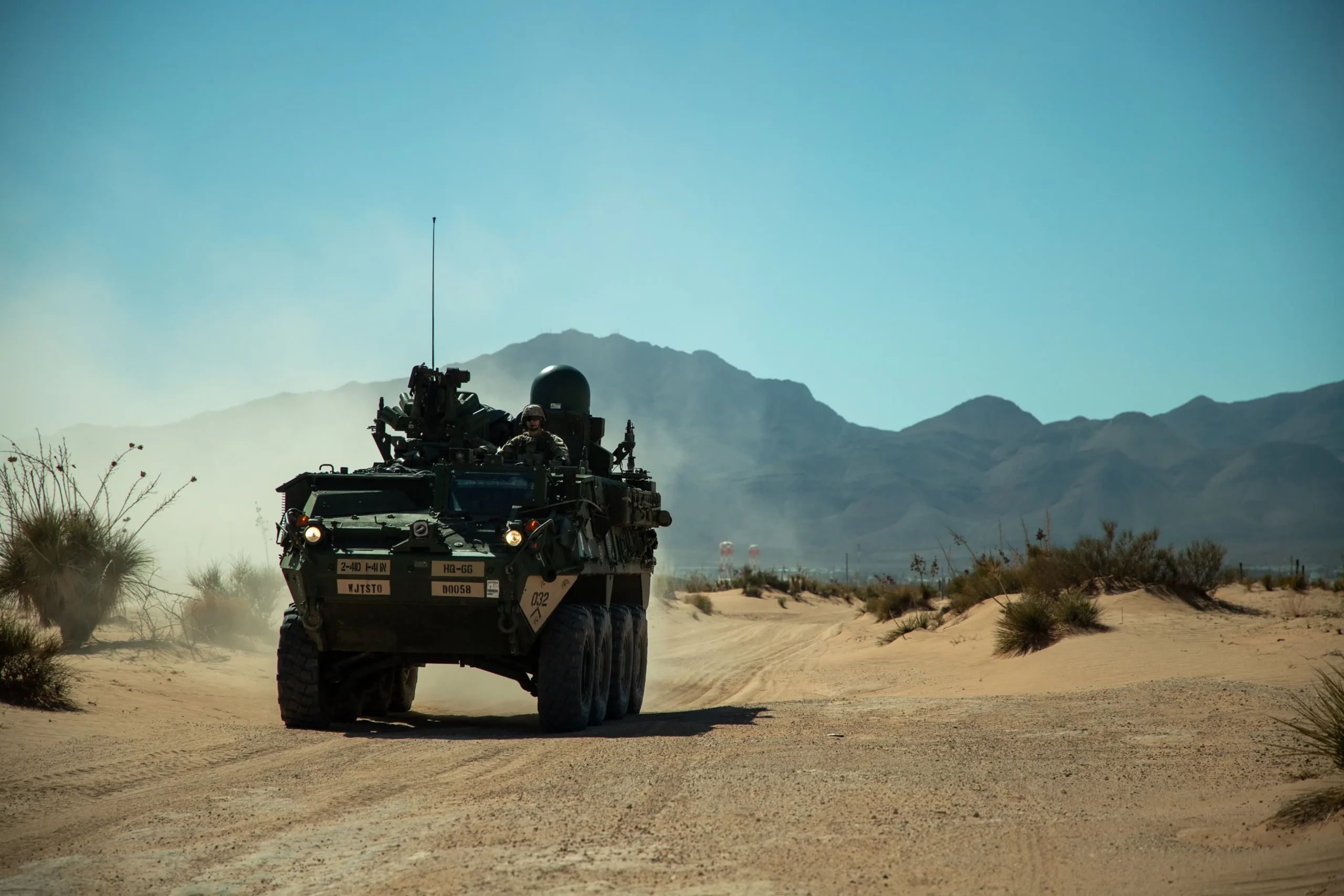 Los Strykers de la JTF-SB se preparan para las primeras patrullas a lo largo de la frontera sur (crédito DoD)_CN